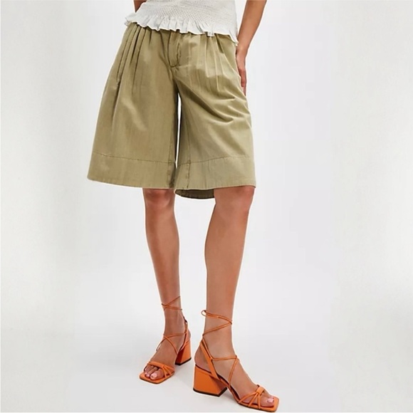 Free People Pants - NEW Free People Sadie A-Line Long Pleated Women's Shorts Aloe Green NWOT Sz 6